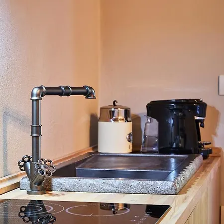 Bed & Breakfast Wine